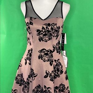 Macy’s juniors floral dress size xs